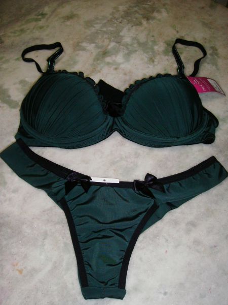 CONJUNTO SOUTIEN BOJO FRANZIDO E TANGA FIO DENTAL