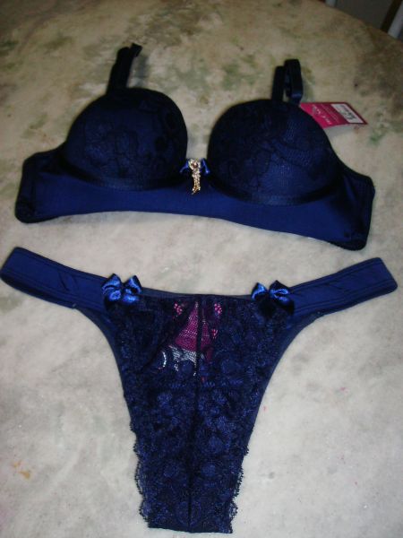CONJUNTO SOUTIEN RENDA E STRASS E TANGA EM TACTEL E RENDA