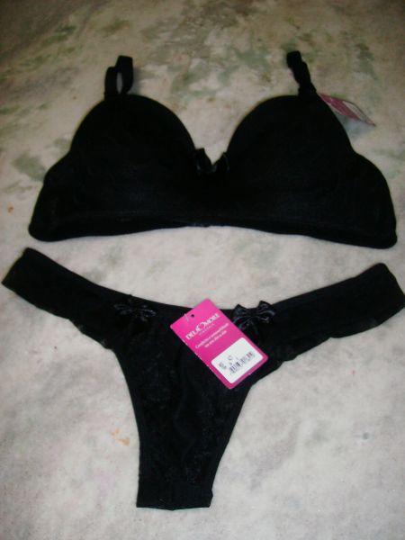 CONJUNTO SOUTIEN E FIO DENTAL EM RENDA